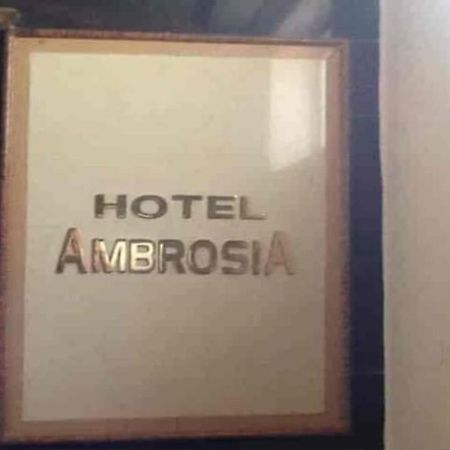 Hotel Ambrosia Kalyān Екстериор снимка