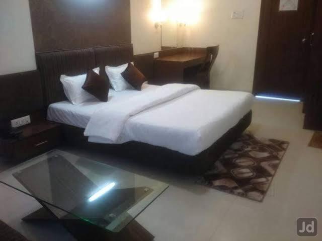 Hotel Ambrosia Kalyān Екстериор снимка